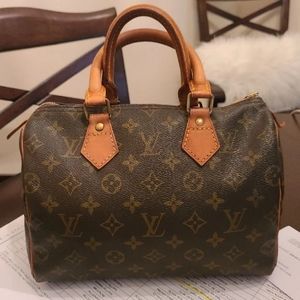 SOLD...Louis-vuitton speedy 25 SOLD